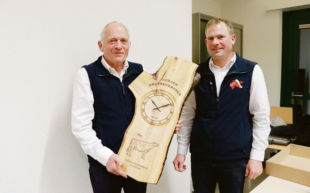 Werner Grossenbacher (links) wurde von Präsident Stefan Kuhn aus dem Vorstand verabschiedet.