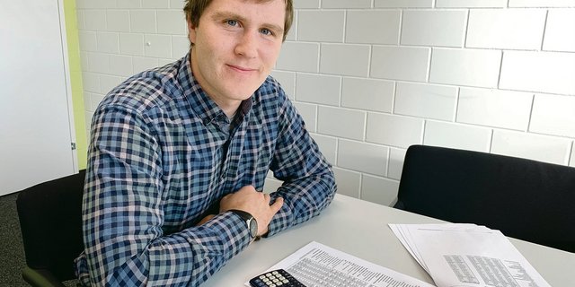 Marco Imfeld aus Oberkirch ist Agro-Techniker HF und arbeitet seit Herbst 2017 bei der Agro-Treuhand Sursee. Er hat die Auswertung der Buchhaltungsergebnisse zusammengestellt.(Bild js)