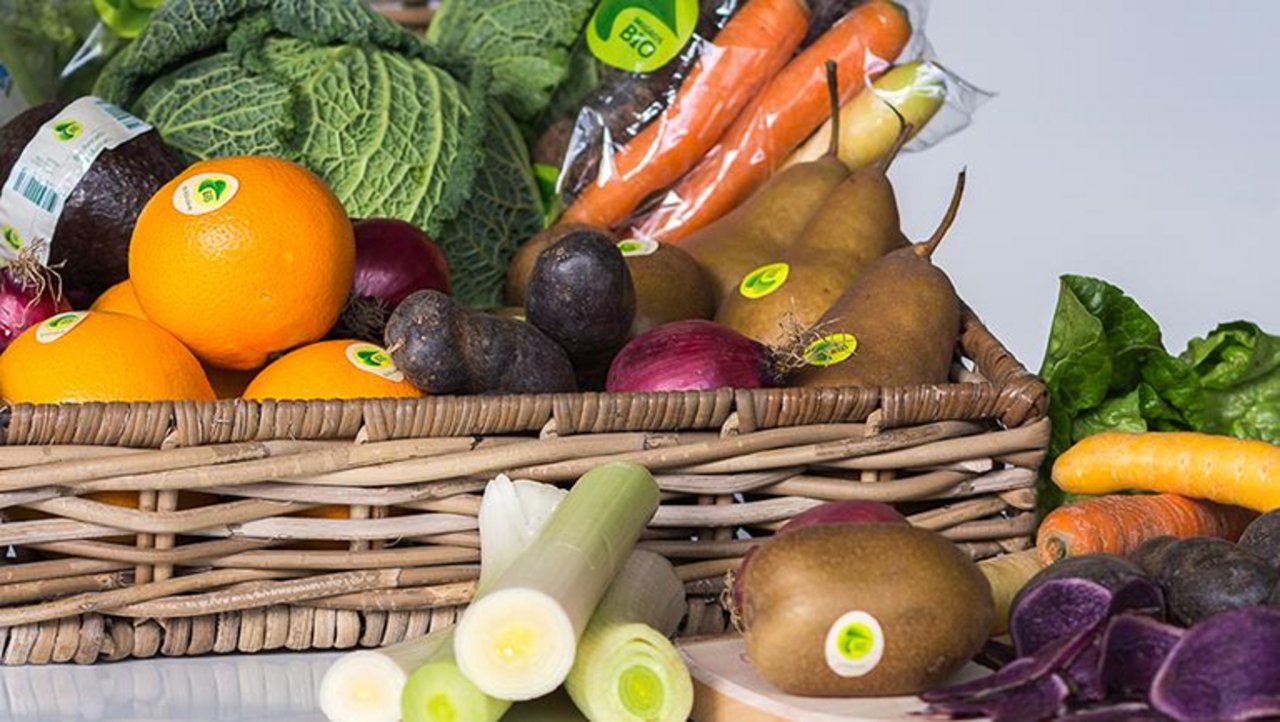 Insbesondere bei Gemüse und Früchten könnte mit Verpackung gespart werden. (Migros Zürich)