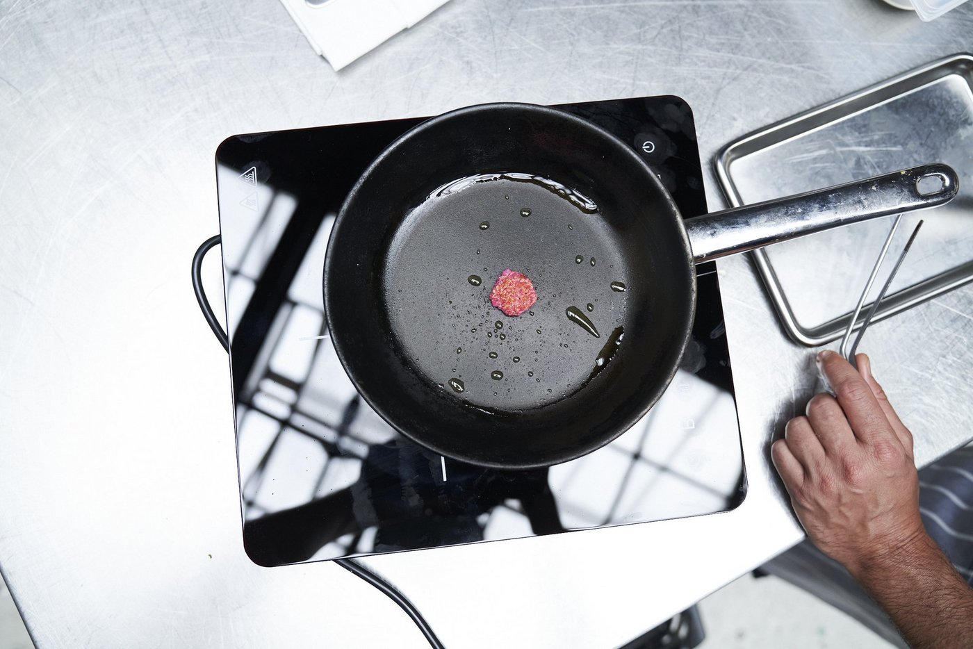 Das Start-Up stellt bisher Mini-Burger her. (Bild zVg Mirai Foods)