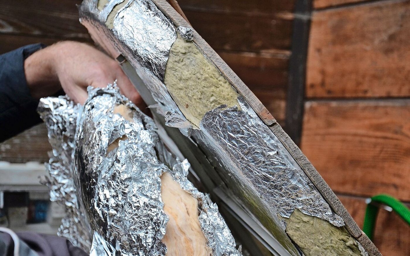 Die Isolation müsste noch verbessert werden, finden die Tüftler. Unter dem Deckel hat Robert Hofer auch schon Fleisch und Gemüse niedergegart.