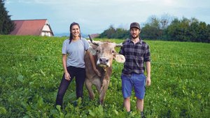 Linda Riedel und Jonas Fries suchen einen Hof.