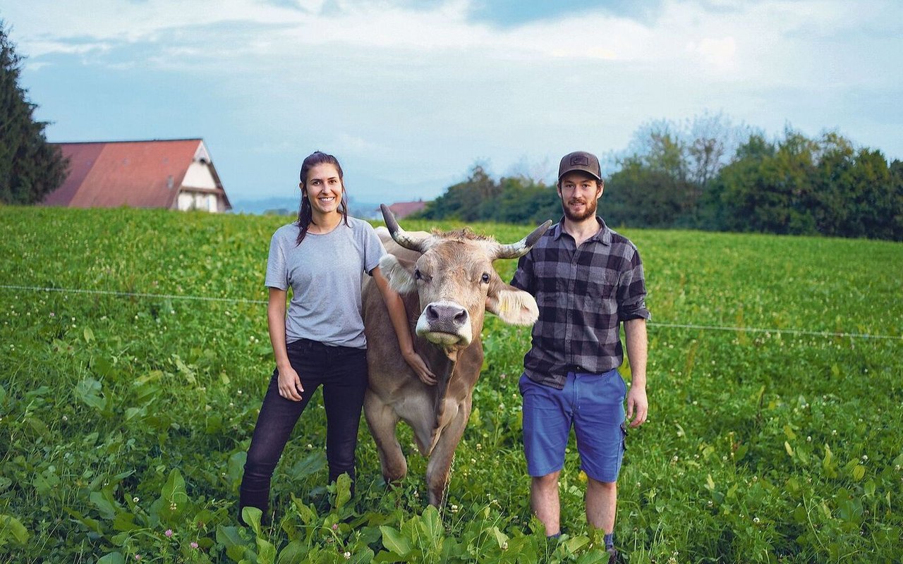 Linda Riedel und Jonas Fries suchen einen Hof.