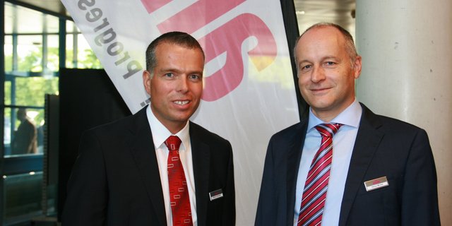 Stefan Schwab, Vorsitzender der Geschäftsleitung (links) und Heinz Mollet, Präsident des Verwaltungsrates. (Bild Anton Haas)