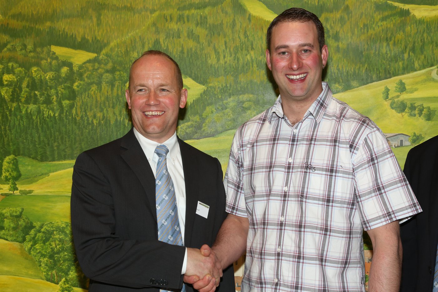 Das neue Vorstandmitglied Beat Weltert, Grosswangen, (r.) mit Präsident Jakob Lütolf