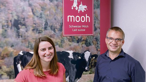 «Aktuell zahlen wir gut»: Mooh-Geschäftsführer René Schwager im Gespräch «Nach der Fusion haben an Nähe zu den Bauern verloren, aber wir sind dran, das zu verbessern», sagt Mooh-Geschäftsführer René Schwager, hier mit Kommunikationschefin Gabriela Küng.(Bild akr)