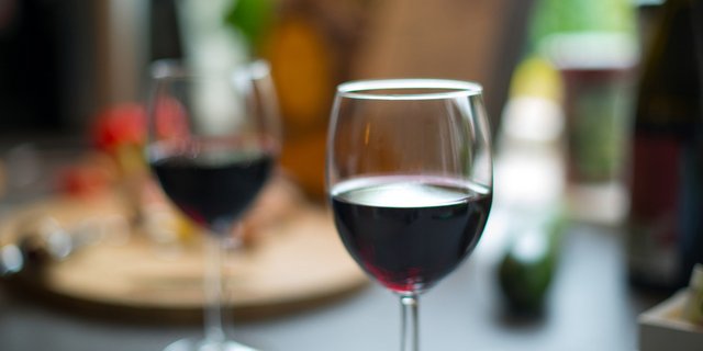 Ein Grund für den starken Wein-Export ist, dass Kundinnen und Kunden nach der US-Zollandrohung Bestellungen vorgezogen haben. (Symbolbild Pixabay)