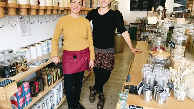 Adriana Puente (links) und Iris Huber sind die Gründerinnen von "Bare Ware". Sie bieten ihr Sortiment im Offenverkauf an, das sie möglichst von Kleinbetrieben beziehen. (Bilder Alexandra Stückelberger)