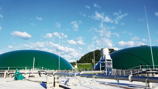 Mit dem Treibstoff-Zuschlag im CO2-Gesetz sollen Kompensationsprojekte finanziell gefördert werden, so etwa Programme für Biogasanlagen und nitrifikationshemmende Düngemittel.(Bild Armin Emmenegger)
