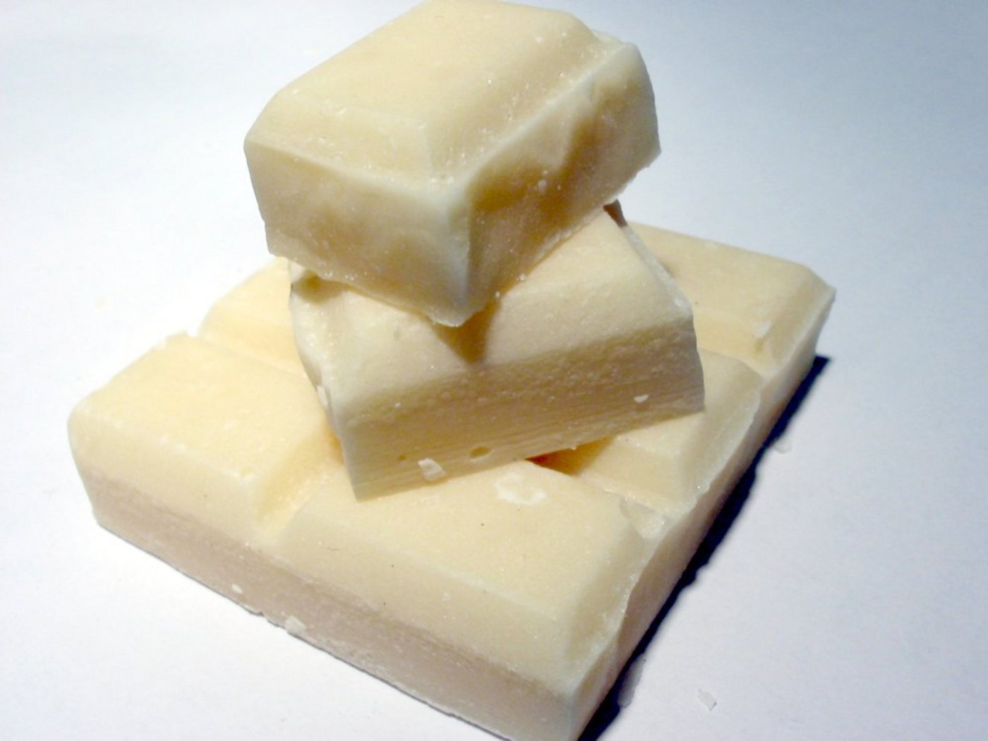 Fast wie weisse Schokolade: Ein Block Glukose. (Bild Paul Nasca, Wikimedia)