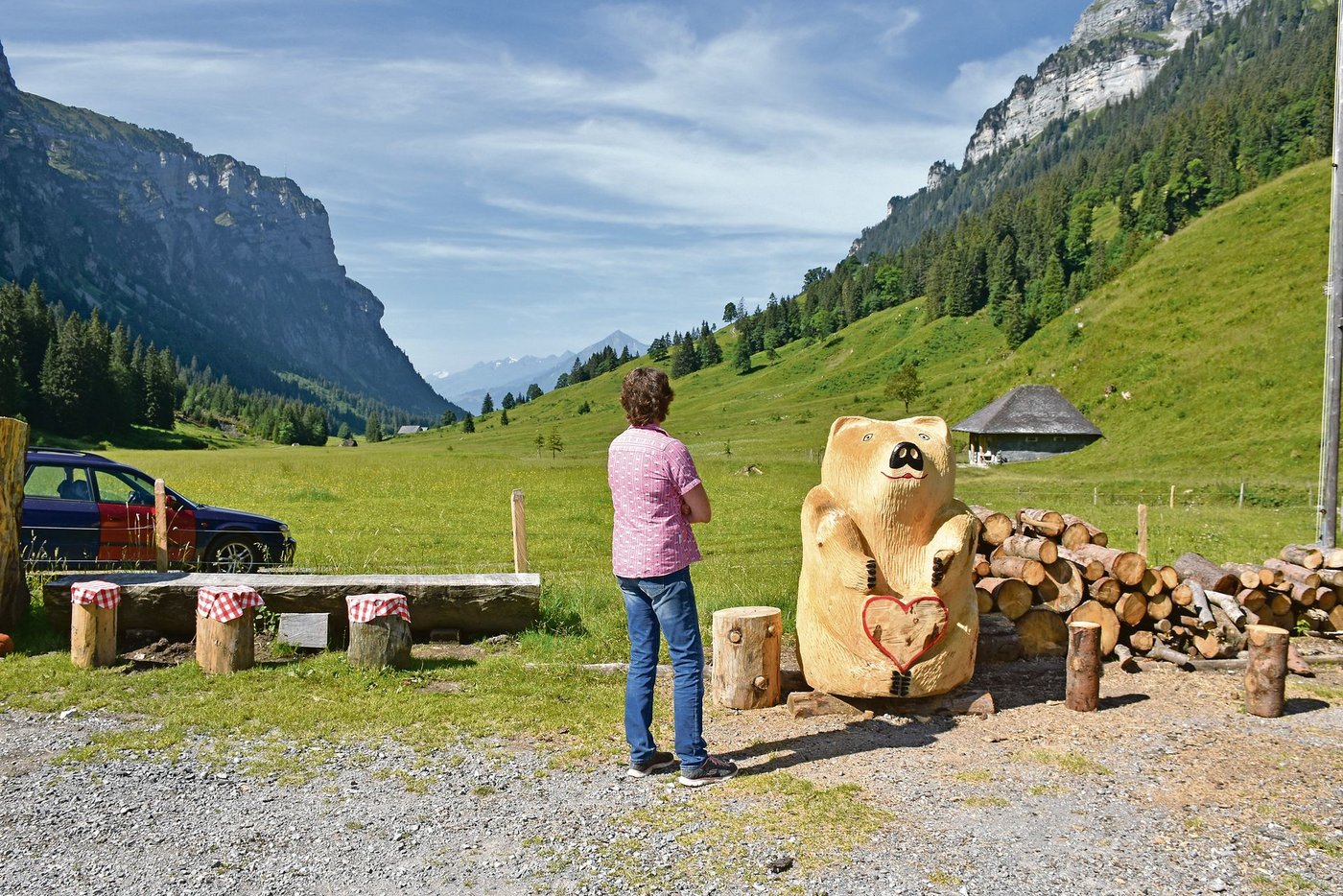 Passend zum Buch: ein Holz-Bär zum Anfassen für die Kleinen. 