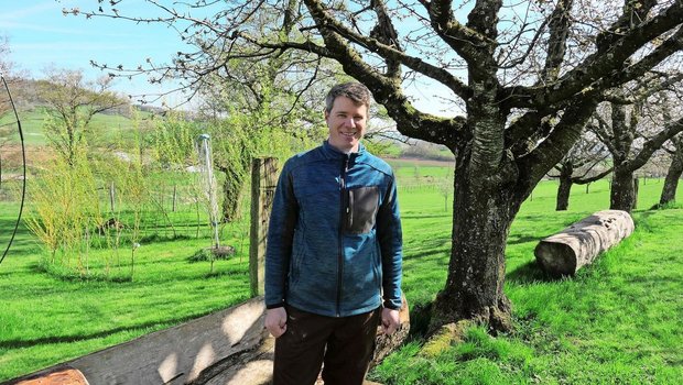 Mischa Müller hat fü Mischa Müller hat für die Bauernhofspielgruppe, die sich einmal wöchentlich auf dem Weidhof trifft, einen lauschigen Platz geschaffen.