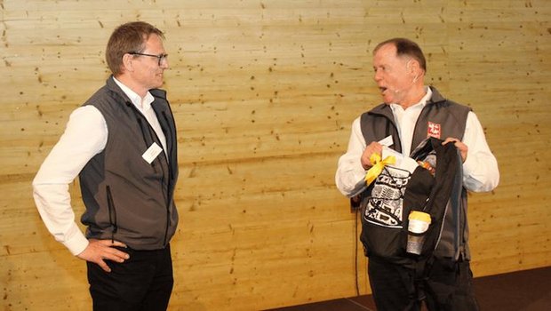 Bild: Links der neu gewählte Mooh-Präsident Martin Hübscher und rechts der bisherige Präsident Robert Bischofberger. (Bild Hans Rüssli)