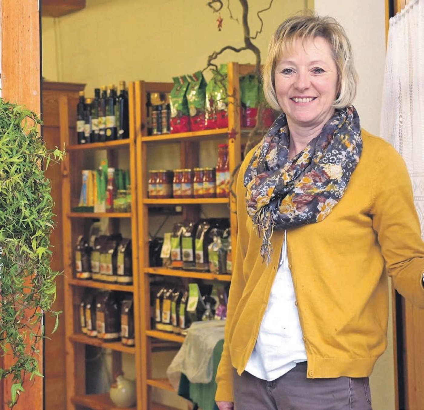 Silvia Huber vor einem Teil ihres Hofladens.
