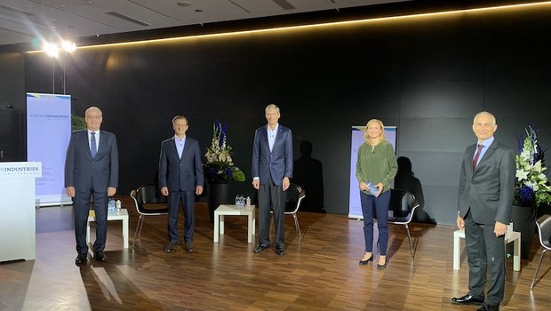 Die Redner an der Online-GV von Scienceindustries von links nach rechts: Bundesrat Guy Parmelin, Matthias Leuenberger, Erik Fyrwald, Esther Keller (Moderation), Klaus Moosmayer. (Bild Scienceindustries)