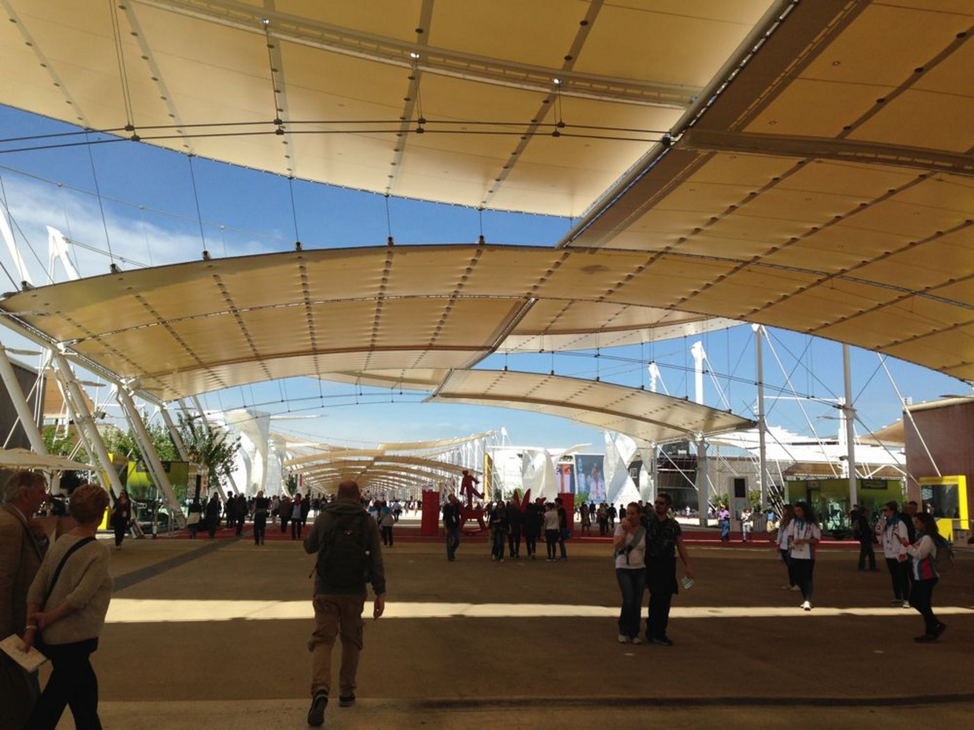 Die Haupt-Flaniermeile an der Expo Milano. 