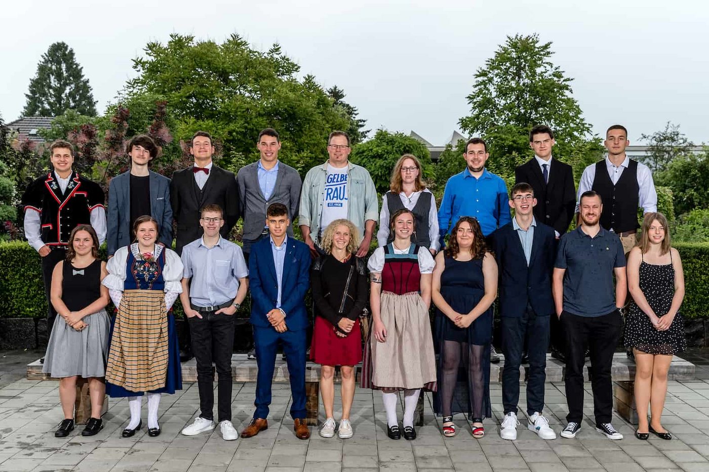 Die neuen Milchtechnolog(innen) EFZ und Milchpraktiker(innen) EBA. (Bild BBZN Sursee)