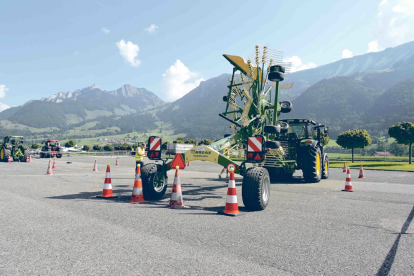 Alain Brülhart, Überstorf FR, beim anspruchsvollen Manövrieren mit dem grossen Schwader, beendete den Wettkampf im 7. Rang. (Bild Josef Jungo)