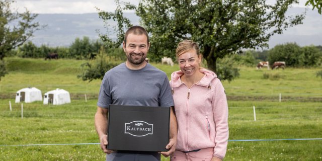 Rudolf und Barbara Tschui haben dieses Jahr beim «Emmi Q-Award» den ersten Platz gewonnen. (Bilder Emmi)
