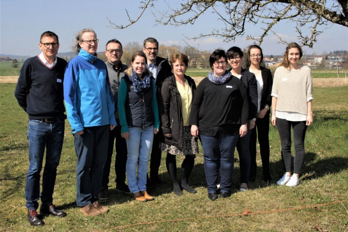  Der Vorstand und die Geschäftsstelle von Agriviva mit der Präsidentin Andrea Bory (6.v.l.) (Bild lid/ar)