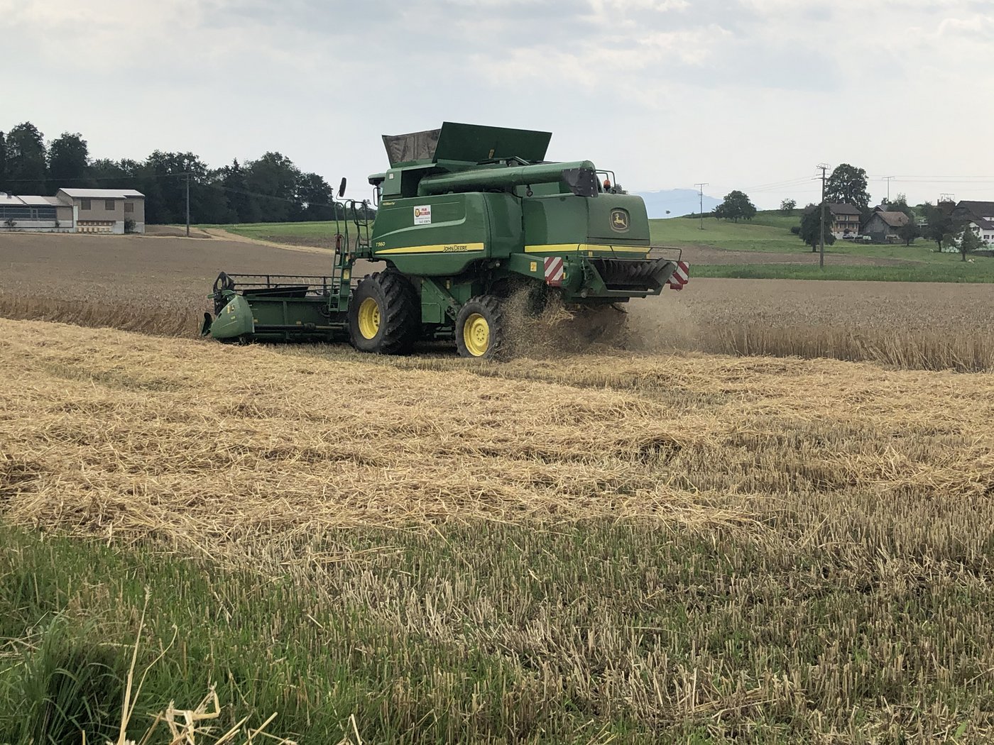 Der Druck, das Brotgetreide schnellstmöglich und trocken in die Mühle zu schaffen, ist in dieser Zeit besonders hoch.