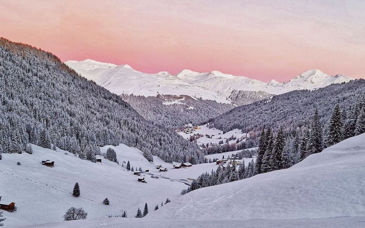 Der erste Wintereinbruch der Saison bescherte den Bergen Schnee und sorgte für malerische Fotosujets. Doch kaum steigen die Temperaturen, ist die ganze weisse Pracht schnell wieder weg.