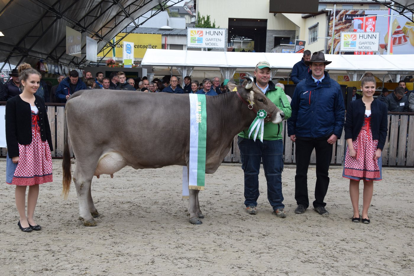 Die Rassensiegerin beim Original Braunvieh heisst: Eldorado Milena von Mario Kluser aus Fiesch.