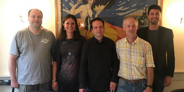 Vereint im Kampf gegen angebliche Verfehlungen: Andreas Volkart, Berthe Darras, Matthias Stalder, Heinz Siegenthaler und Fabian Molina (v.l.n.r.) (Bild akr)