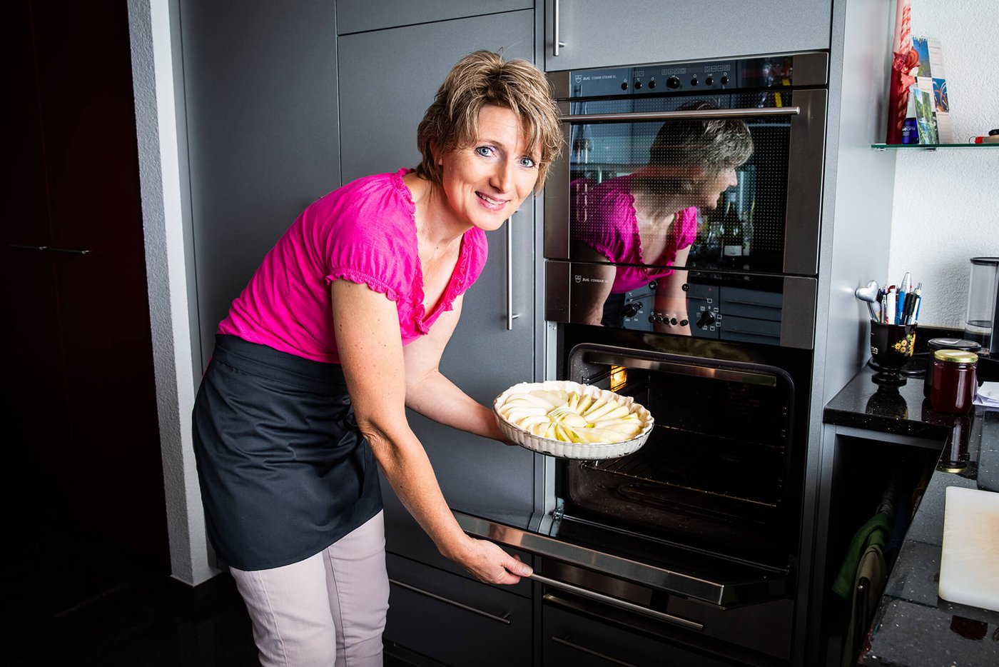 Landfrauenküche 2019 - Marlies Bärtschi Foto-Shooting in der Küche (Bild: SRF/Ueli Christoffel)