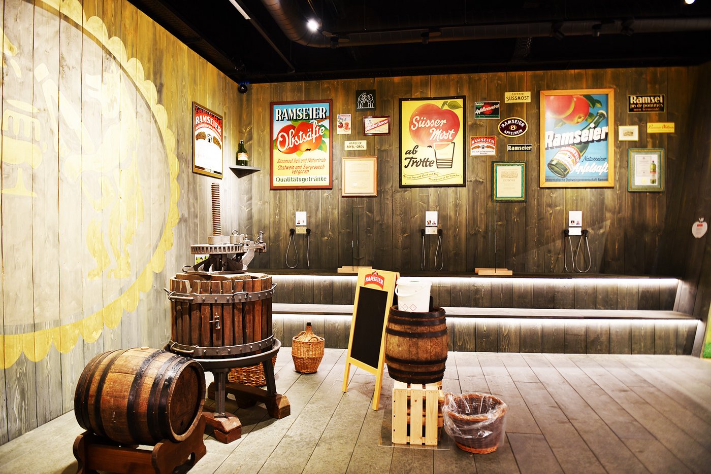 Beim Rundgang werden Handwerk und Tradition genauso wie Technologie und Innovation thematisiert. 