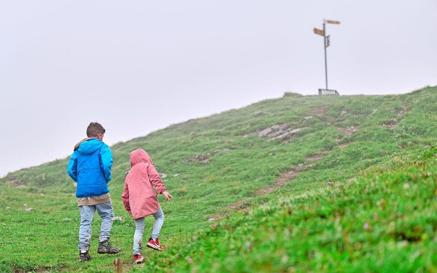 Am Nachmittag heisst es für Levin und Myla Gisler: den ganzen Weg zurück. 