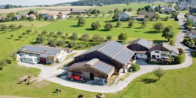 Isabelle Kennel, die Initiantin des Grossanlasses von diesem Sonntag, ist auf dem Villigerhof zu Hause. Dort sehen die Gäste unter anderem einen Melkroboter bei der Arbeit.