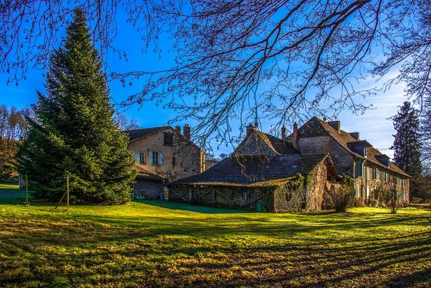 Bauernhof in Frankreich: Der Strukturwandel in unserem Nachbarland hat sich verlangsamt. (Bild Pixabay)