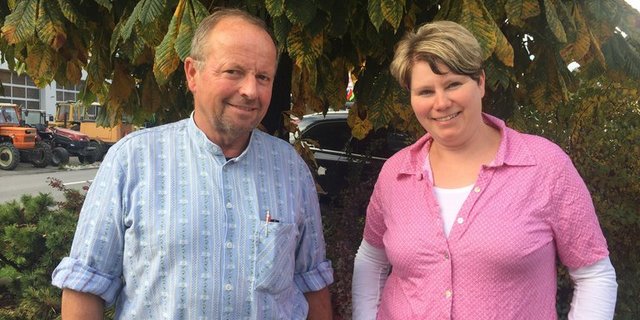 Präsident Fritz von Känel und Geschäftsführerin Tanja Aellig. Beide sind aktive Älpler. (Bild Jörg Beck)