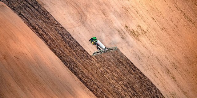 Andere Länder, andere Düngungsnormen. In Deutschland und Frankreich sind nicht nur die Böden anders, sondern auch die Flächen grösser. 