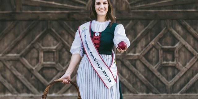 Katja Stadler hat als Obstbauberaterin am Arenenberg auch beruflich viel mit Äpfeln zu tun. 
