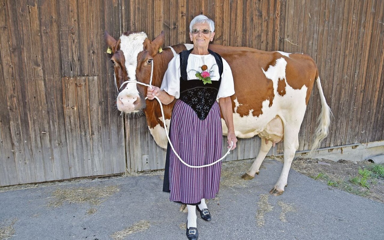 Trudi Gerber aus Huttwil ist stolz, Milchwägerin zu sein. Schon seit 30 Jahren ist sie nun im Amt. 