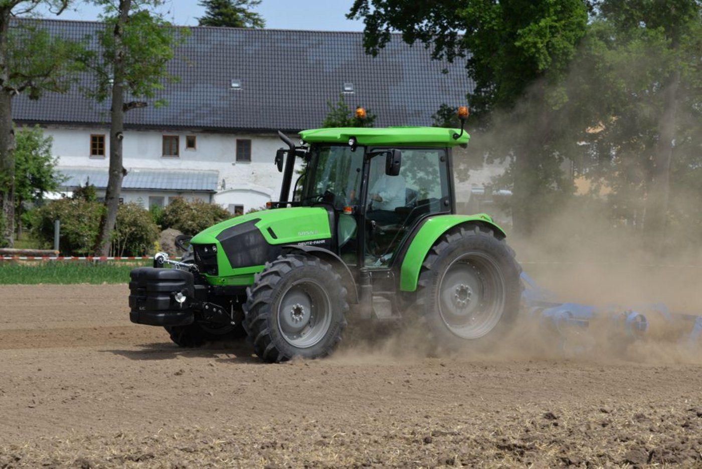 Das Modell 5G 5115.4 leistet 109 PS mit dem neuen FARMotion-Motor