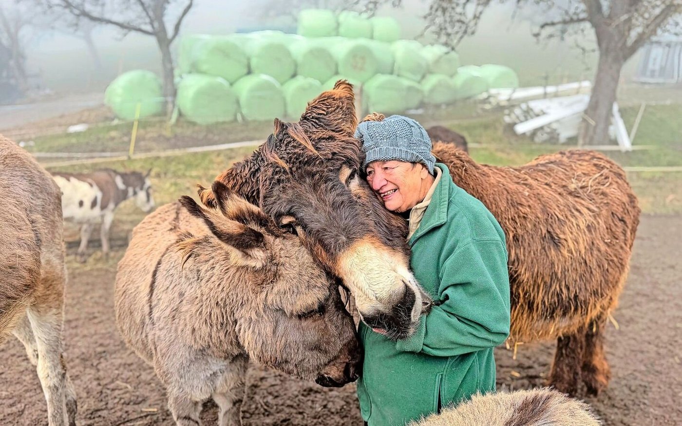 mit ihren vierbeinigen Lieblingen Lucky und Vicondine. 