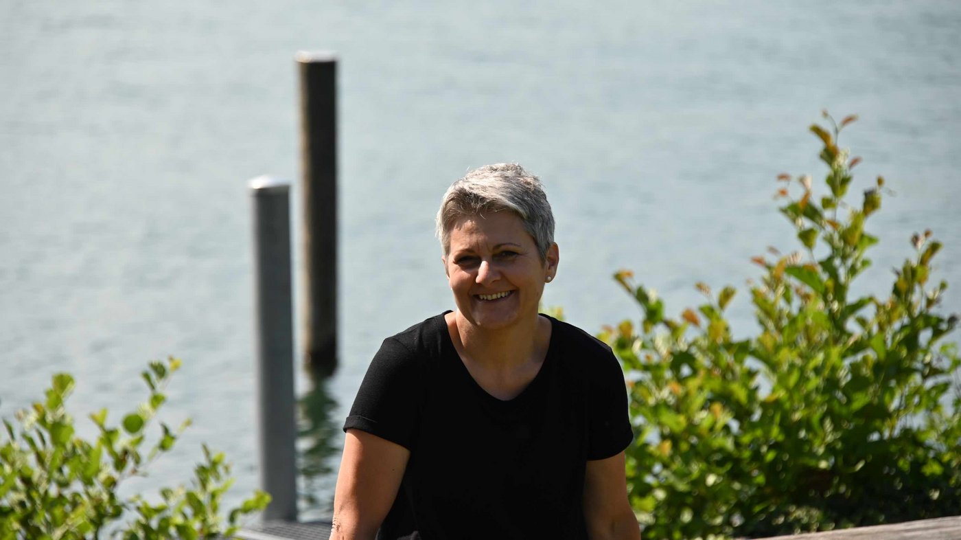 Christien Schumacher hat en Umzug auf die St. Petersinsel im Bielersee bislang noch keine Minute bereut. (Bild BauernZeitung/aw)