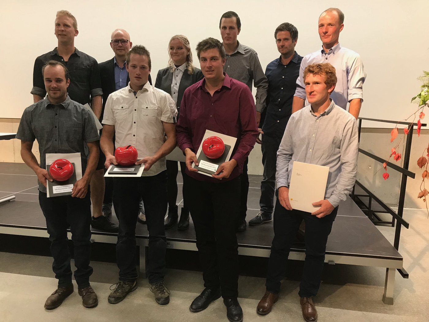 Das sind die neuen Obstbaumeister/innen, die am Strickhof abgeschlossen haben. (Bild Alexandra Stückelberger)