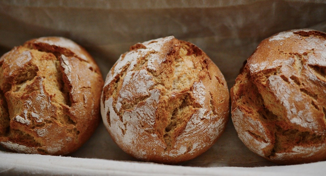 Wenn nicht alles Brot verkauft werden konnte, kann man es neu per App in einer «Überraschungstüte» anbieten. (Bild Pixabay)