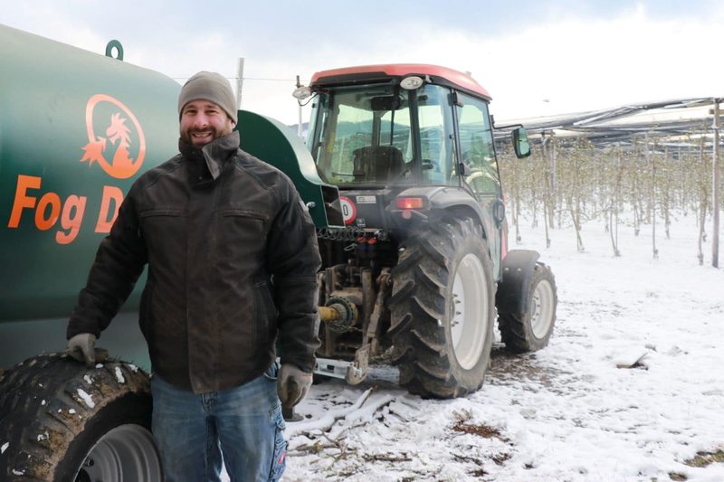 Der «Nebeldrache» schützt die Obstbäume flexibel und günstig vor dem Frost