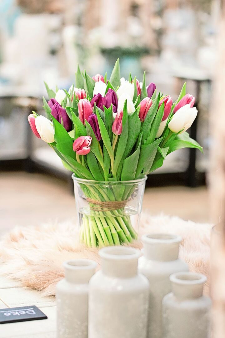 Eine Handbreit Wasser in der Vase genügt.