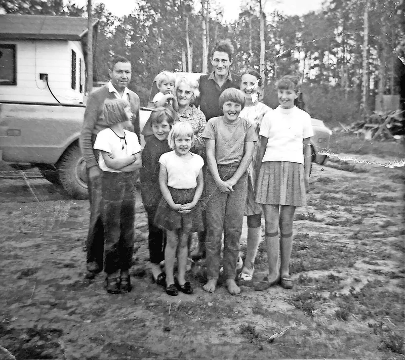 Willkommener Besuch aus der Schweiz: Die Grosseltern Lehmann besuchten die ausgewanderte Familie in Kanada. Die Farm präsentierte sich dabei in bestem Licht.