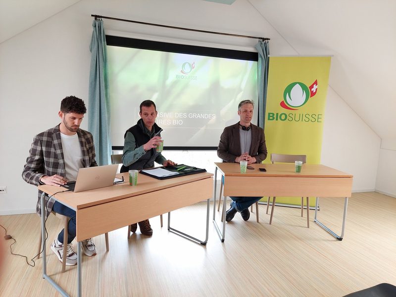 An einer Medienkonferenz im waadtländischen Yvonand stellte Bio Suisse ihre Ackerbauoffensive vor, (von links) Andreas Bisig, Christian Rytz, David Herrmann.