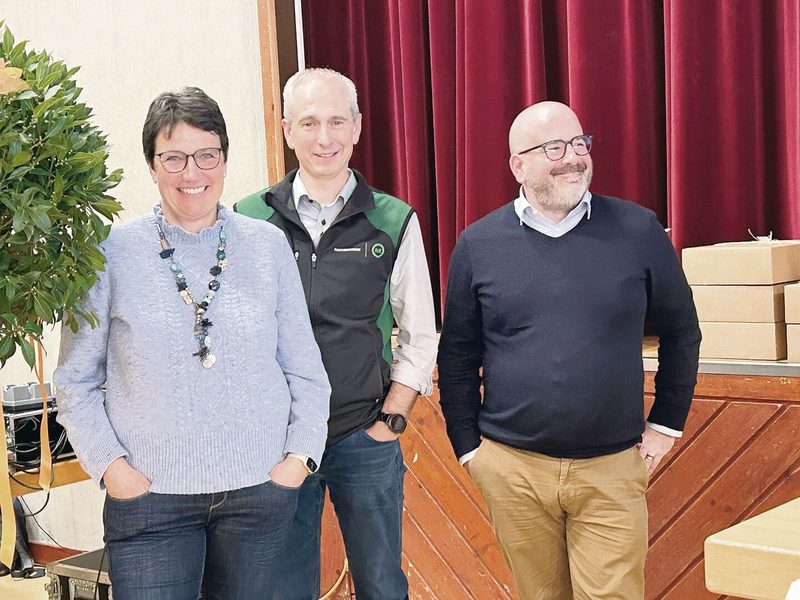Barbara Schwab stellte ihre Agri-PV-Anlage vor, und Christian Wolf gab einen Ausblick zur Energiewende.