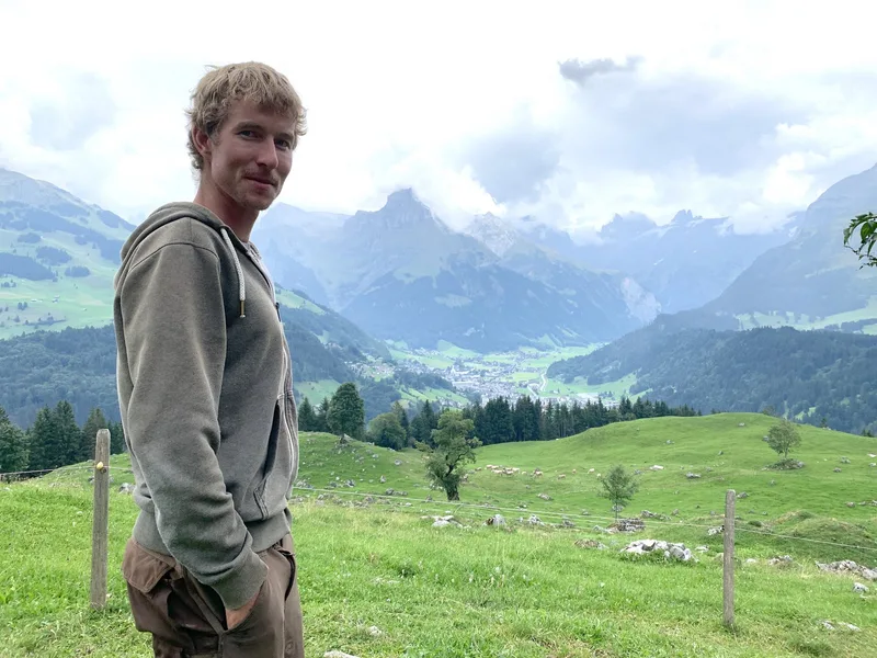 Auf der Alp Arni Stalden ist Adrian Käch «das ‹Mädchen› für Alles»