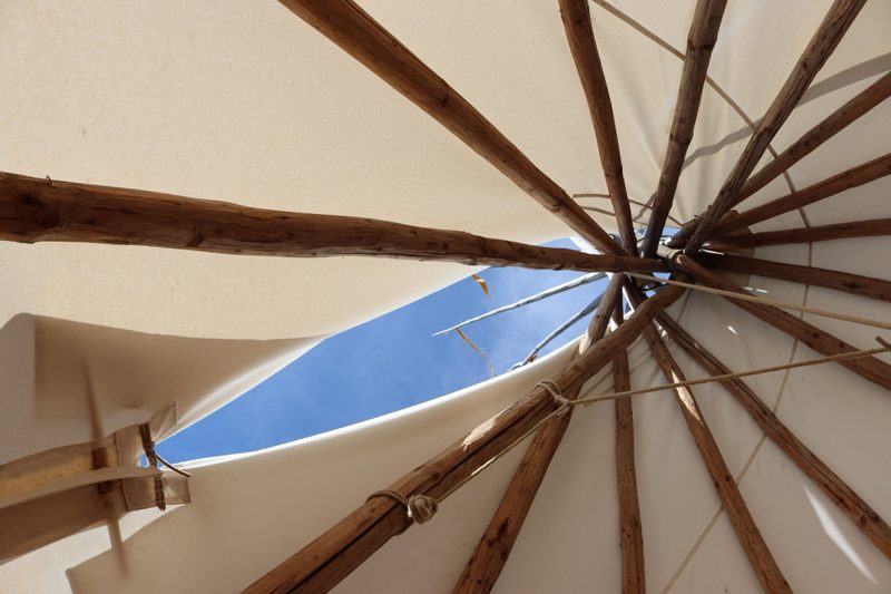 InsTipi im Seeland: Komfortables Schlafen im Tipi