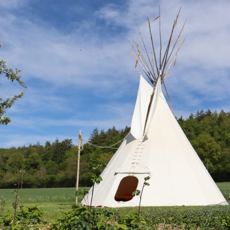 InsTipi im Seeland: Komfortables Schlafen im Tipi
